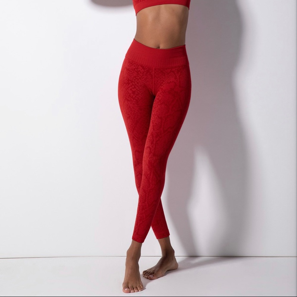 Avocado crimson leggings Size M/L